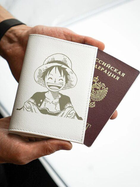 Обложка на паспорт с принтом Luffy кожаная подарок подруге  #1