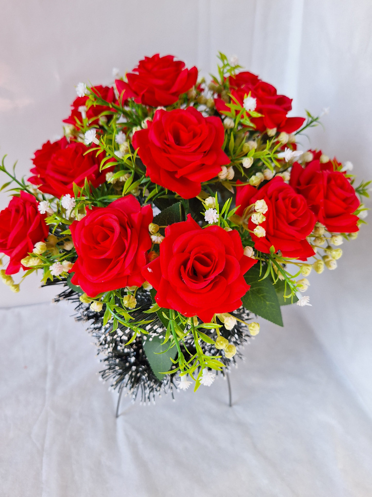 Ритуальная композиция большая Полянка корзина траурная из искусственных цветов розы  #1