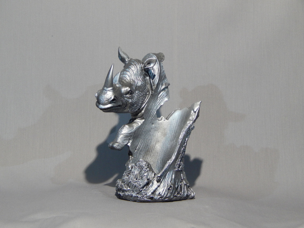 Подставка под бутылку "Носорог" цвет серебро 25см #1
