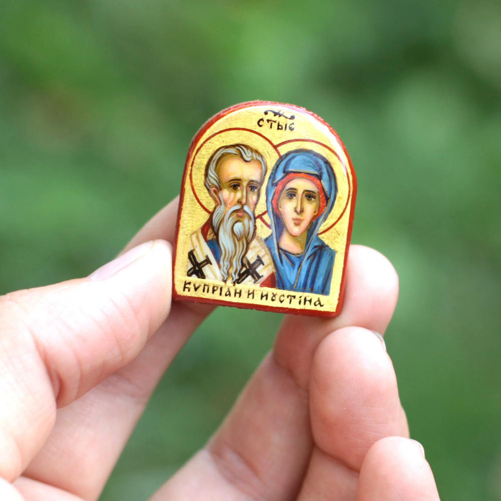Рукописная дорожная миниатюрная икона Святые Киприан и Иустина  #1