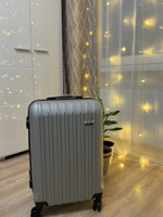 Чемодан на колесах Серый, размер M, ударопрочный, в отпуск, багаж, чемодан пластиковый Ridberg Travel #45, Ольга П.