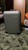 Чемодан на колесах Серый, размер M, ударопрочный, в отпуск, багаж, чемодан пластиковый Ridberg Travel #39, Ыхвал А.