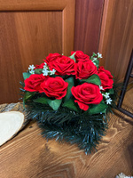 Ритуальная поляна из искусственных цветов "Розы Красные" бархат средние, корзина на кладбище, венок #58, Надежда Х.