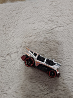 HCV73 Машинка металлическая игрушка Hot Wheels коллекционная модель LOCO MOTORIN бордовый/серебристый #33, Жанна В.