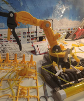 Конструктор для мальчиков робототехника Play Okay 3 в 1 Гидравлическая рука манипулятор для опытов мальчиков, 220 деталей, желтый #3, Елена К.