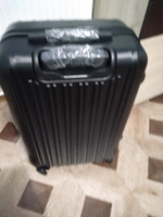 Чемодан на колесах Черный, размер M, ударопрочный, в отпуск, багаж, чемодан пластиковый Ridberg Travel #35, Демьян Г.