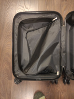 Чемодан на колесах Черный, размер S, ударопрочный, в отпуск, багаж, чемодан пластиковый Ridberg Travel #34, Ольга Р.