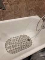 Коврик для ванной противоскользящий на присосках, 65х37 см. / Коврик овальный, цвет серый #7, Анастасия К.