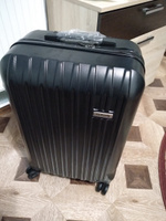 Чемодан на колесах Черный, размер M, ударопрочный, в отпуск, багаж, чемодан пластиковый Ridberg Travel #36, Демьян Г.