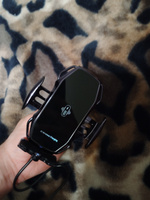 Универсальный автомобильный держатель для телефона с беспроводной зарядкой iPhone Android "B&E", крепление на воздухоотвод (подставка для телефона в машину, с автозажимом #4, Александр М.